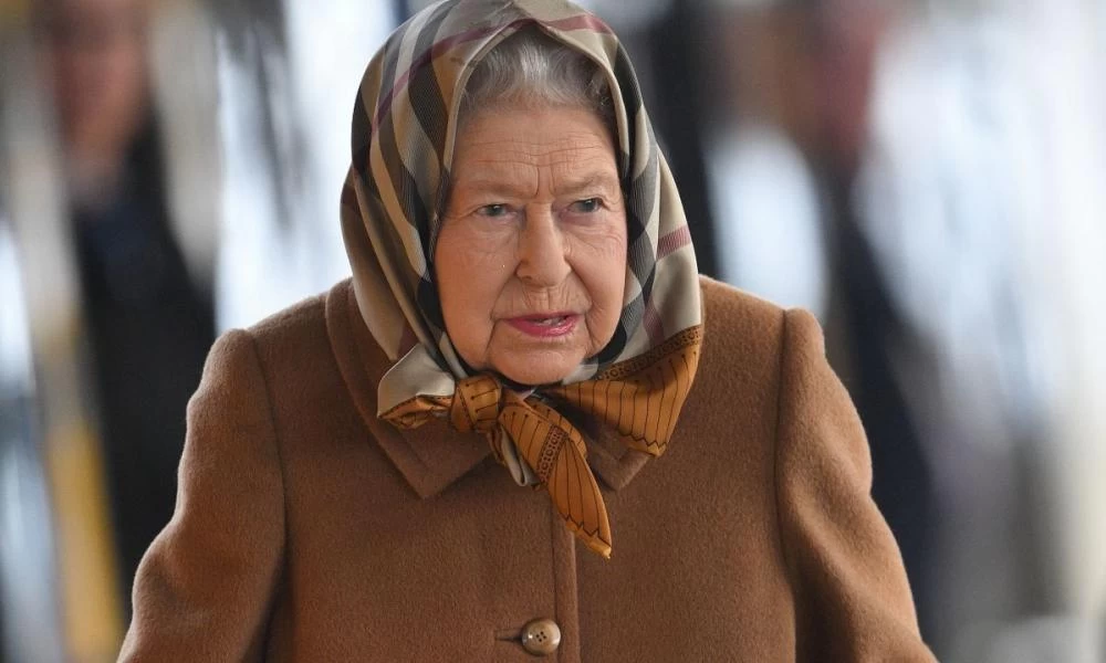 Μυστήριο με την παραίτηση της βασιλικής οικονόμου: Υπηρετούσε επί 32 χρόνια